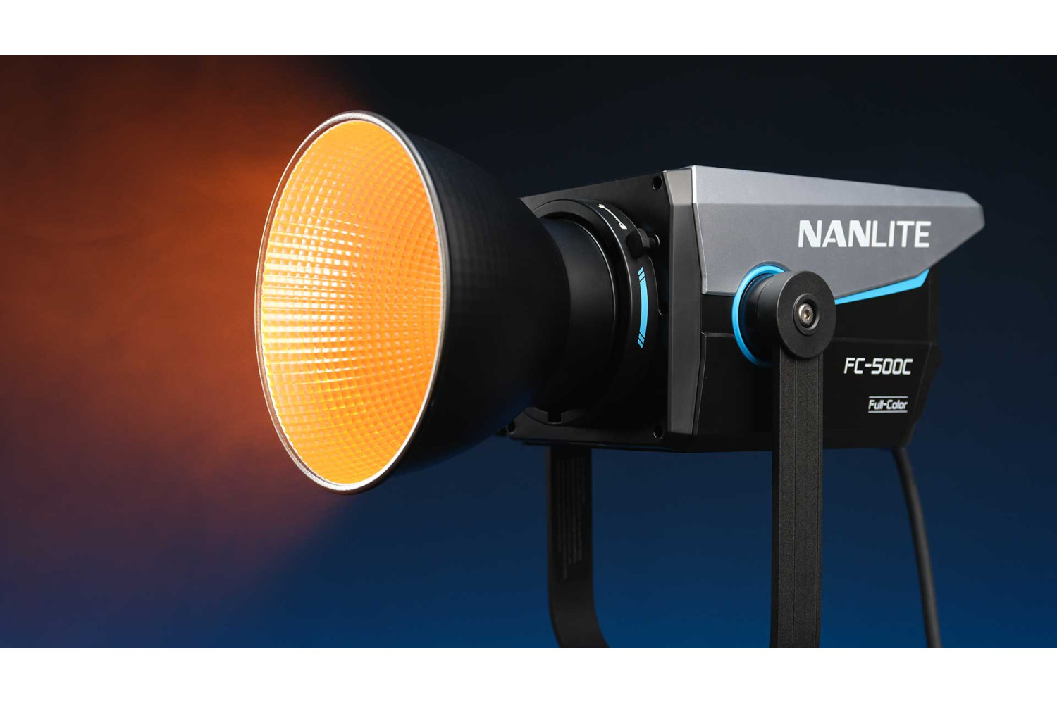 Nanlite FC-500C — повнокольоровий світлодіодний спот високої потужності