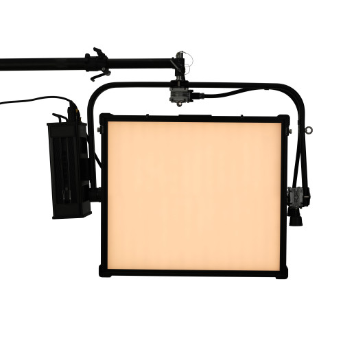 Світлодіодна панель NANLUX DYNO 1200C RGBWW Soft Panel Light with Pole-operated (Dyno 1200C-PO)