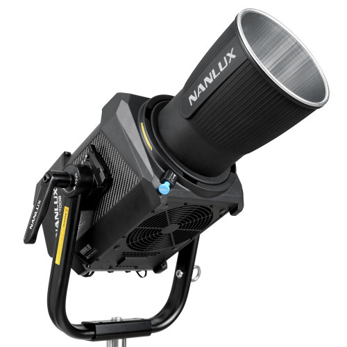 Студійне світло NANLUX Evoke 1200B LED Bi-Color Spotlight Kit with Flight Case (Evoke 1200B KIT)