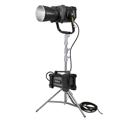 Студійне світло NANLUX Evoke 1200B LED Bi-Color Spotlight Kit with Flight Case (Evoke 1200B KIT)