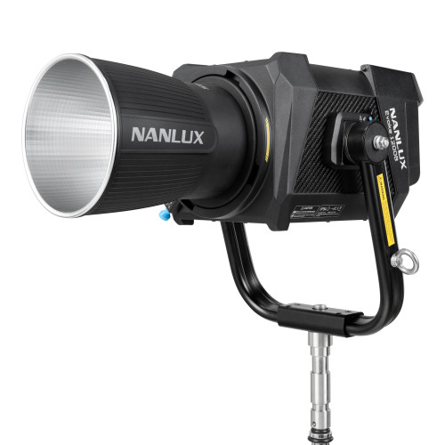 Студійне світло NANLUX Evoke 1200B LED Bi-Color Spotlight Kit with Flight Case (Evoke 1200B KIT)