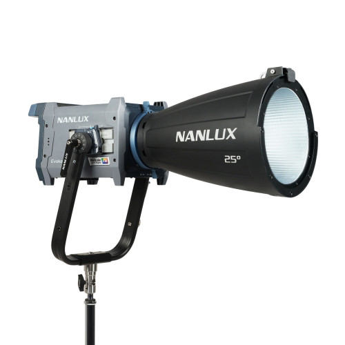 Студійне світло NANLUX Evoke 600C RGB LED Spotlight with trolley case (Evoke 600C KIT)
